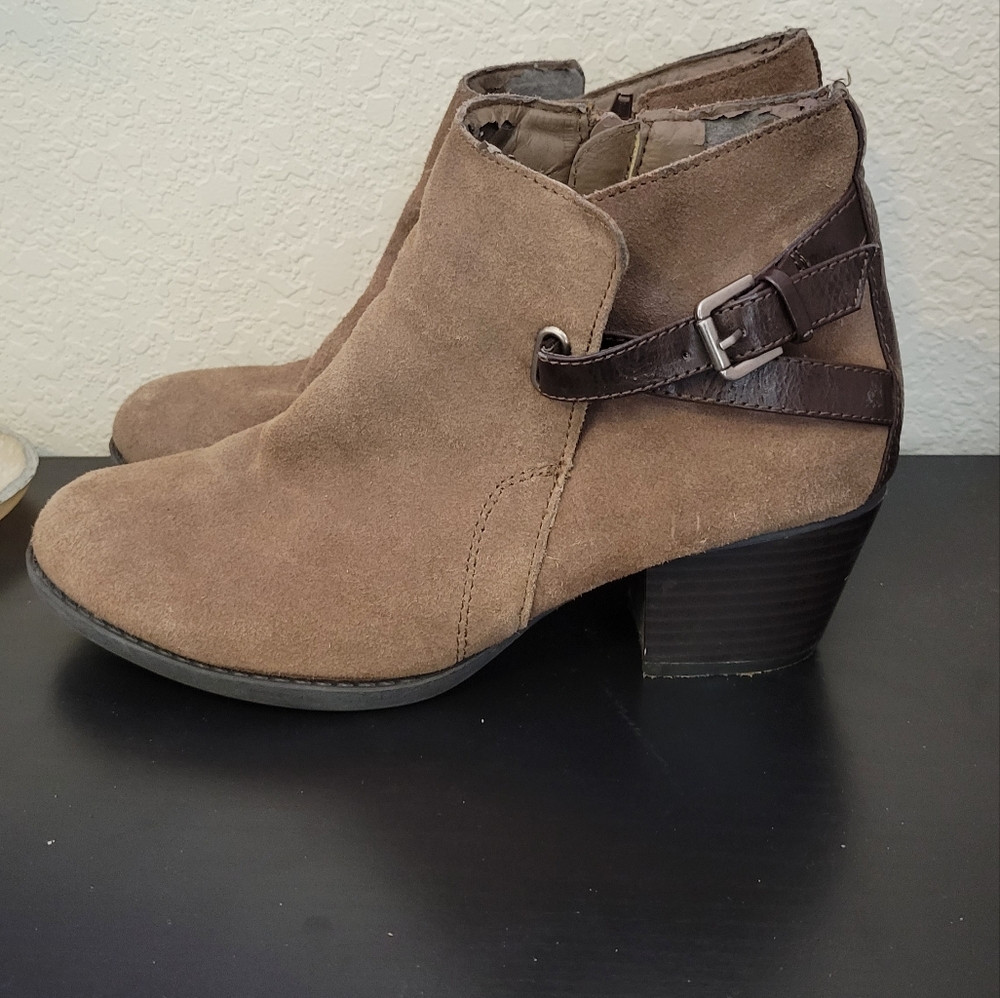 Ankle booties